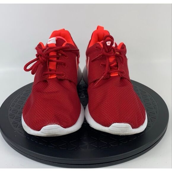 Nike Roshe Run Gym Red Athletic Running Shoes 599728-602 Women’s Size 8.5 (7Y) - Picture 2 of 9